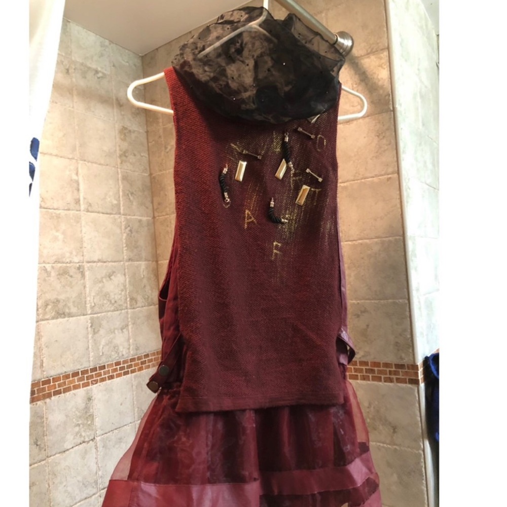 Some funky kind of dress! Top is so different!